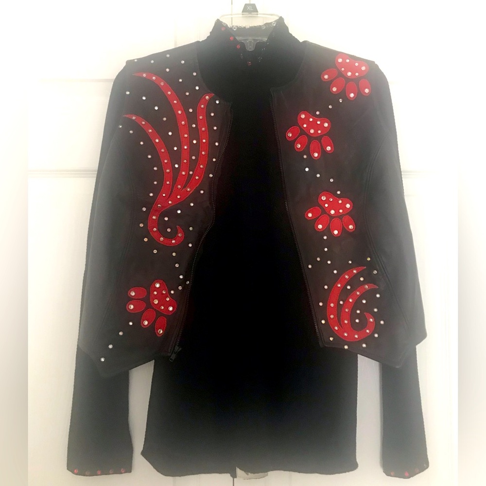 Appliqués Leather Show Vest w/Matching Slinky & Leather Cuffs sized Large